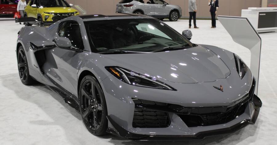 2025 Chevrolet Stingray: Iconic Design Meets Modern Performance